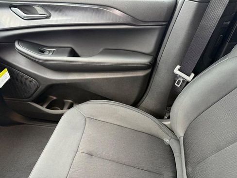 New 2025 Jeep Grand Cherokee L Laredo w/ Luxury Tech Group I image 31