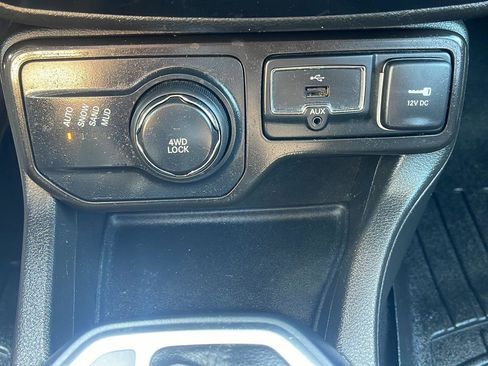 Used 2021 Jeep Renegade Sport w/ Sport Appearance Group image 24