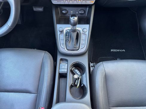 Used 2022 Hyundai Kona Limited image 11