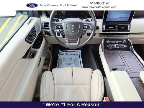 Used 2020 Lincoln Navigator Reserve image 11
