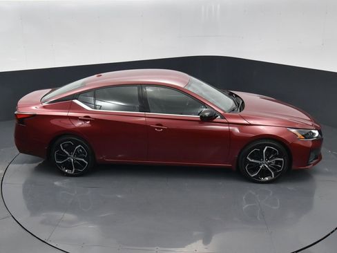 Certified 2025 Nissan Altima 2.5 SR image 37