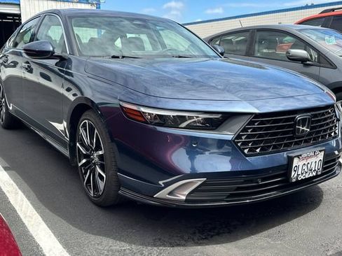 Used 2024 Honda Accord Touring image 2