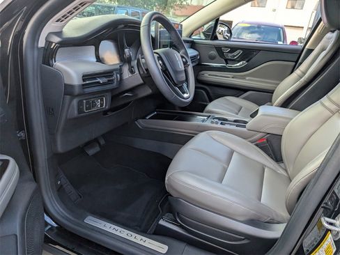 Used 2024 Lincoln Corsair FWD image 11