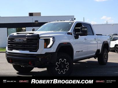 New 2026 GMC Sierra 2500 AT4X w/ LPO, Black Badging Package