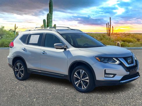 Used 2017 Nissan Rogue SL w/ SL Premium Package image 9