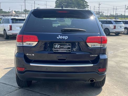 Used 2017 Jeep Grand Cherokee Limited AWD/4WD image 4