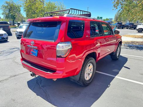 Used 2017 Toyota 4Runner SR5 AWD/4WD image 5