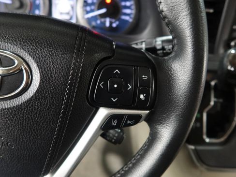 Used 2019 Toyota Sienna XLE FWD image 31