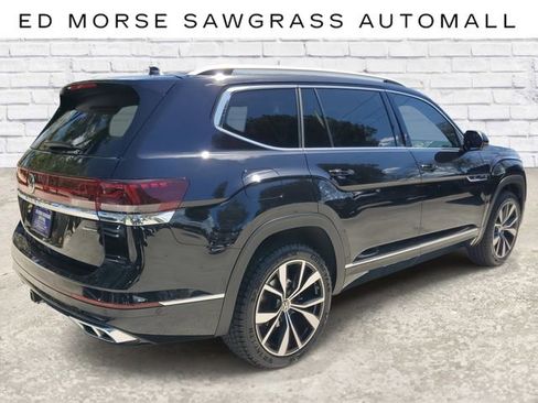Used 2024 Volkswagen Atlas SEL Premium R-Line image 4