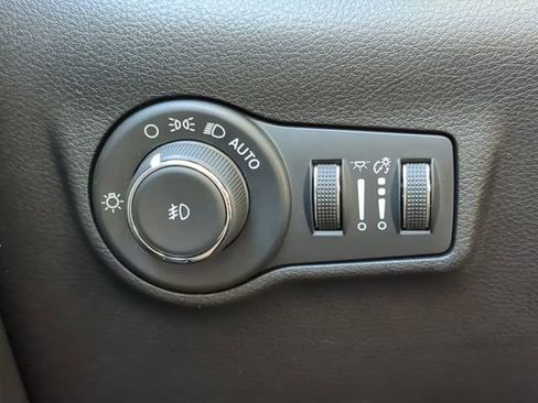 Used 2024 Jeep Compass Latitude AWD/4WD image 28