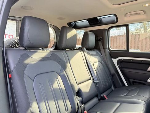 Used 2021 Land Rover Defender 110 X-Dynamic HSE image 28