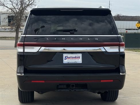 Used 2024 Lincoln Navigator L 4WD image 5