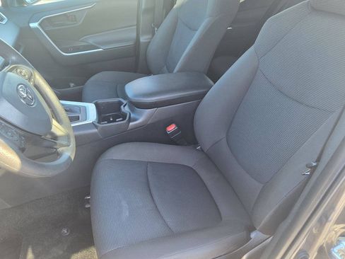 Used 2025 Toyota RAV4 LE AWD/4WD image 8