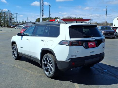 New 2026 Jeep Cherokee Overland image 4