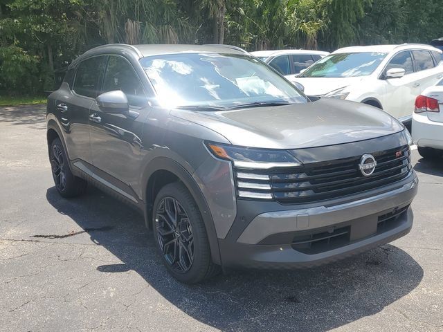 Used 2025 Nissan Kicks SR FWD image 25