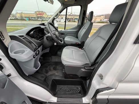 Used 2018 Ford Transit 350 XL image 39