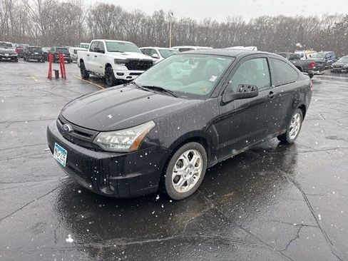 Used 2010 Ford Focus SE image 4