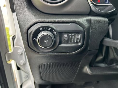 Used 2022 Jeep Wrangler Unlimited Sport AWD/4WD image 17
