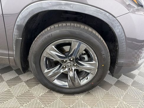 Used 2018 Toyota Highlander Limited Platinum image 14