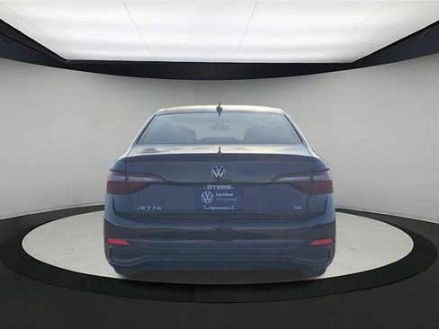 Certified 2023 Volkswagen Jetta SE w/ Panoramic Sunroof Package image 6
