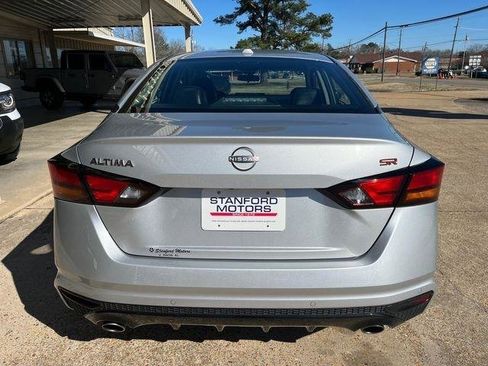 Used 2024 Nissan Altima 2.5 SR w/ SR Premium Package FWD image 8