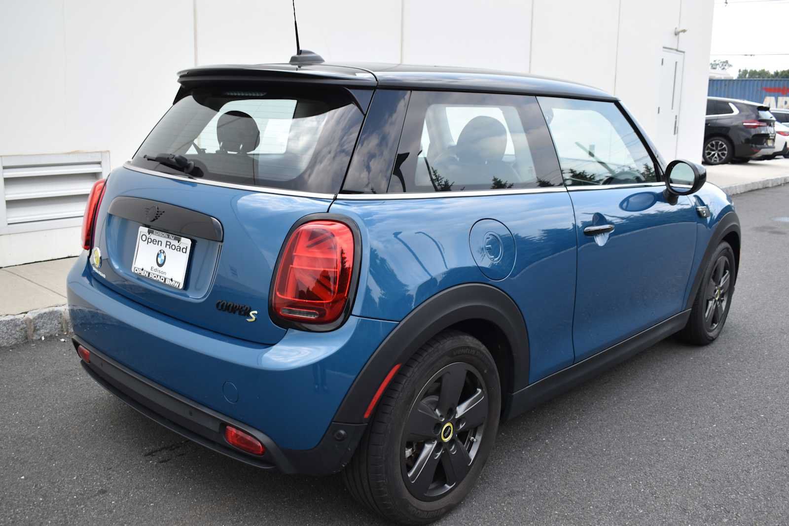 Used 2024 MINI Cooper SE FWD image 5