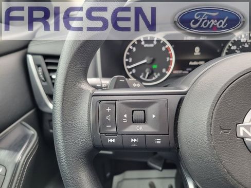 Used 2024 Nissan Rogue SV image 17