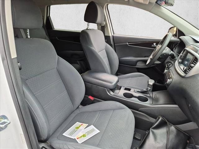 Used 2020 Kia Sorento LX FWD image 19