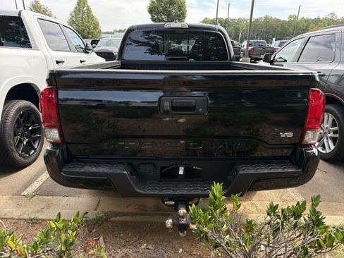 Used 2022 Toyota Tacoma SR5 w/ Technology Package RWD image 6