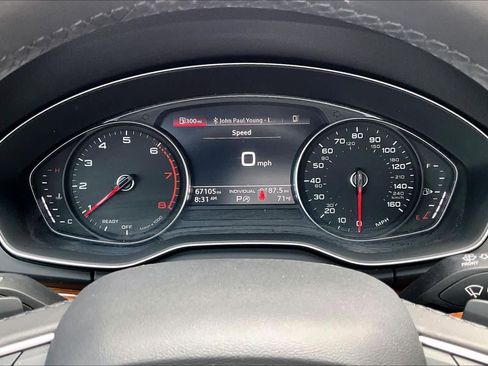 Used 2021 Audi Q5 Premium w/ Convenience Package image 25