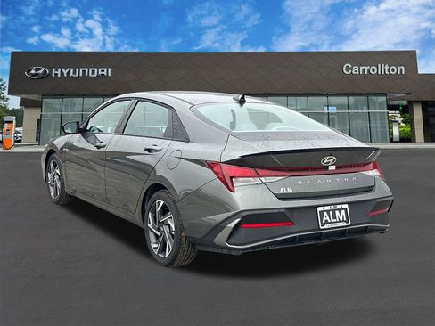 New 2025 Hyundai Elantra Sport image 7