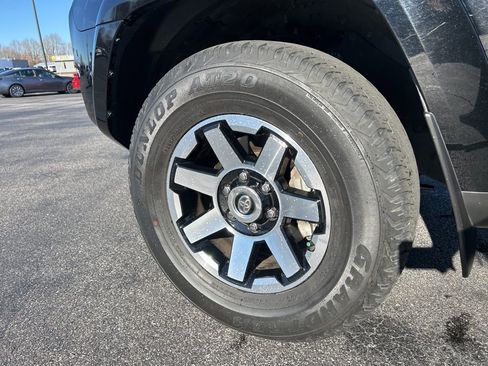 Used 2023 Toyota 4Runner TRD Off-Road image 33
