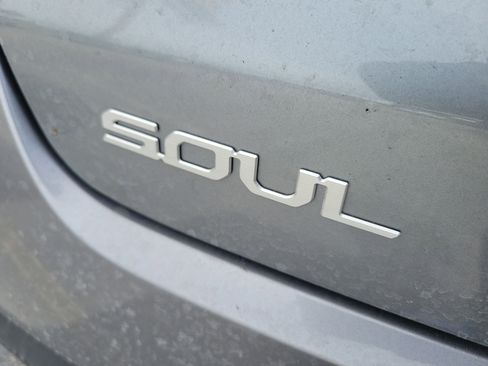 Used 2025 Kia Soul LX image 7