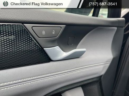 New 2026 Volkswagen Tiguan SE R-Line image 14