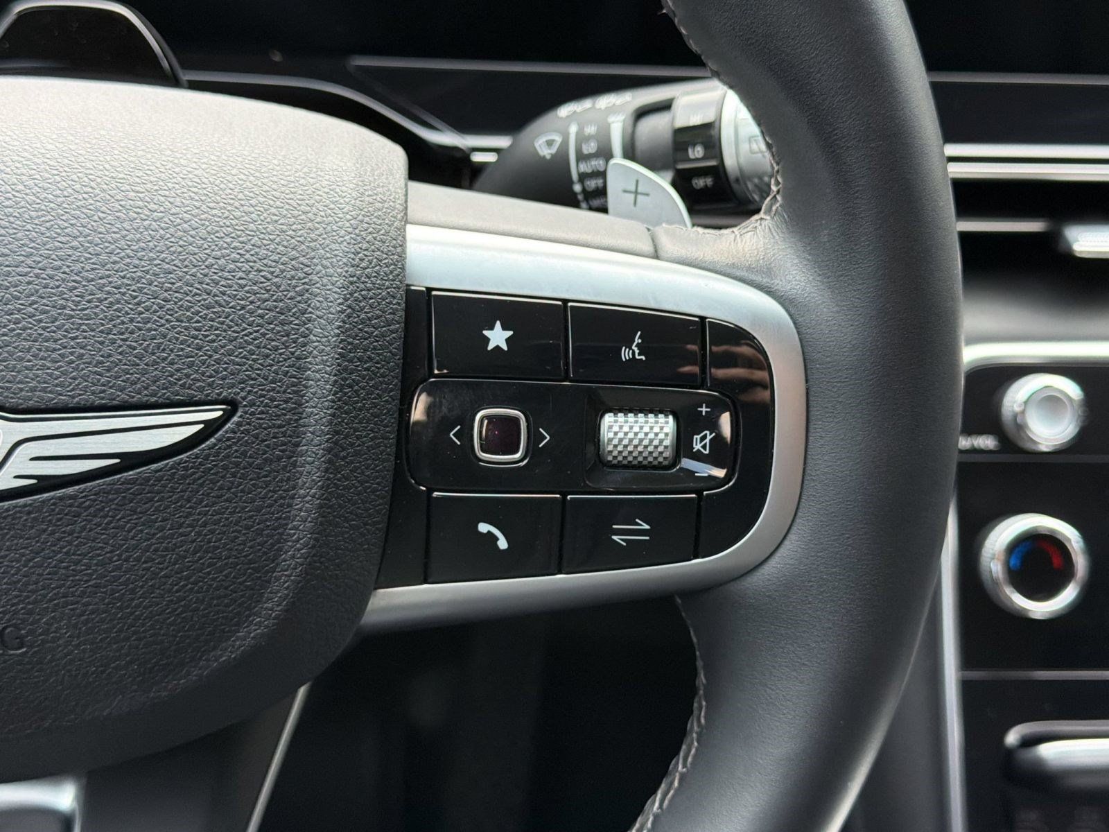 Used 2025 Genesis GV80 2.5T Standard AWD/4WD image 16