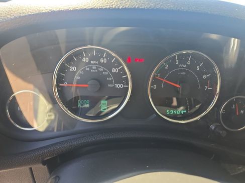 Used 2017 Jeep Wrangler Sahara w/ Connectivity Group image 41