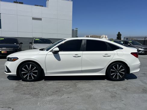 Used 2024 Honda Civic EX image 3