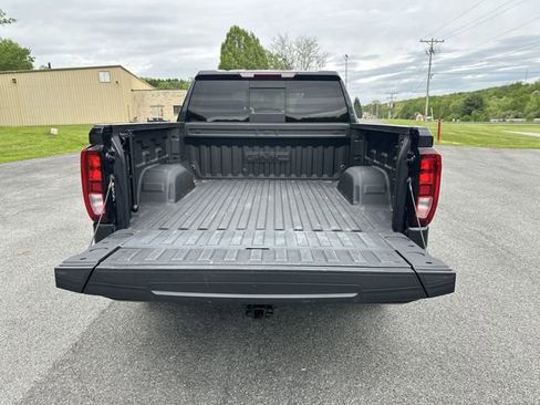 Used 2022 GMC Sierra 1500 Elevation w/ Elevation Premium Package AWD/4WD image 22