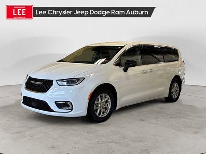 Used 2024 Chrysler Pacifica Touring-L