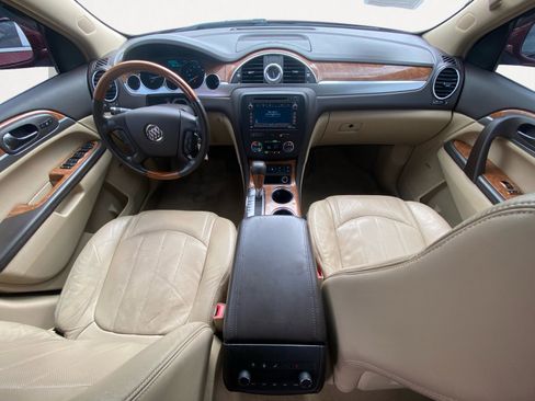 Used 2010 Buick Enclave CXL image 3