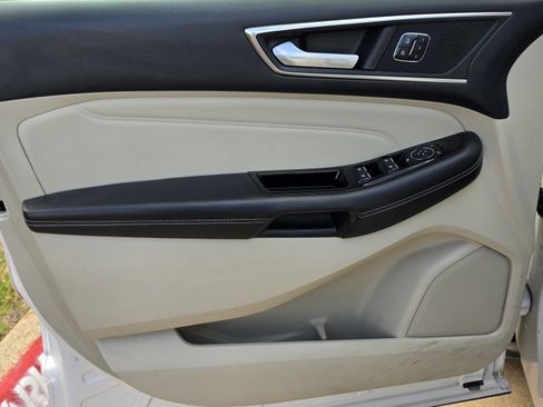 Used 2016 Ford Edge Titanium w/ Technology Package image 26