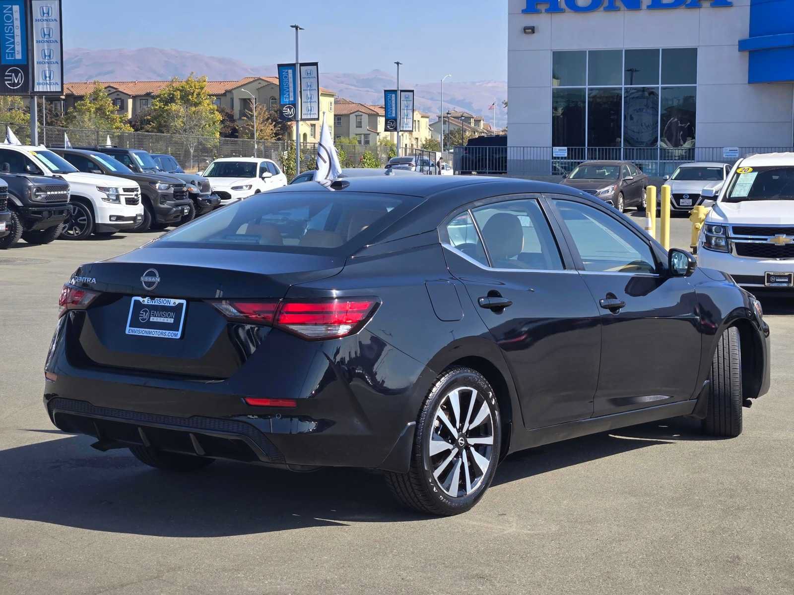 Used 2025 Nissan Sentra SV w/ SV Premium Package FWD image 7