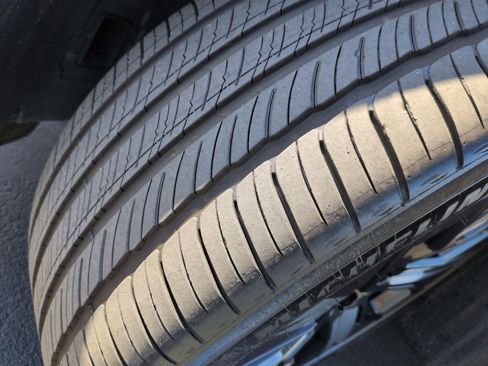 Used 2023 BMW iX xDrive50 w/ Premium Package image 12