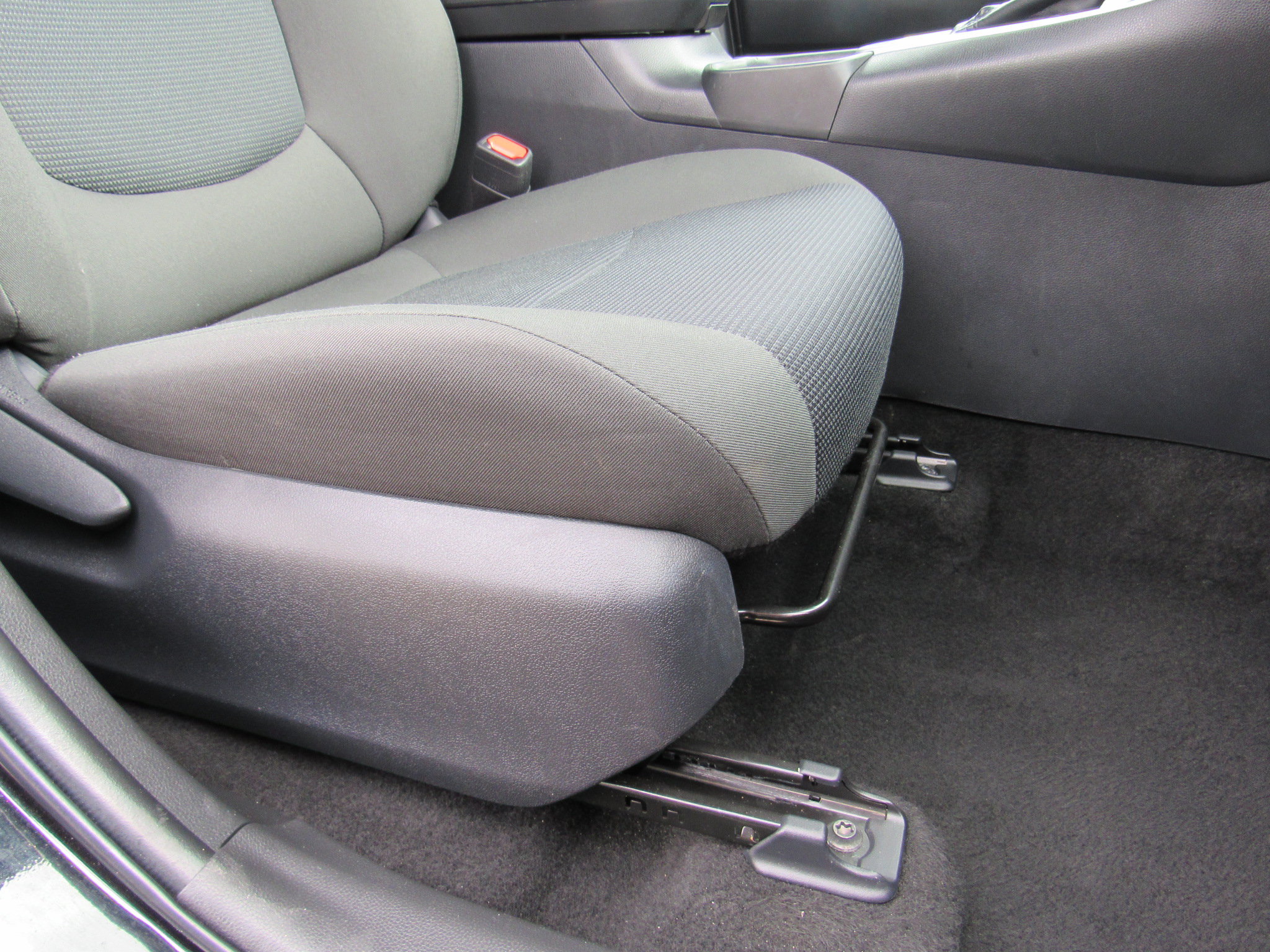 Used 2025 Toyota RAV4 LE AWD/4WD image 28