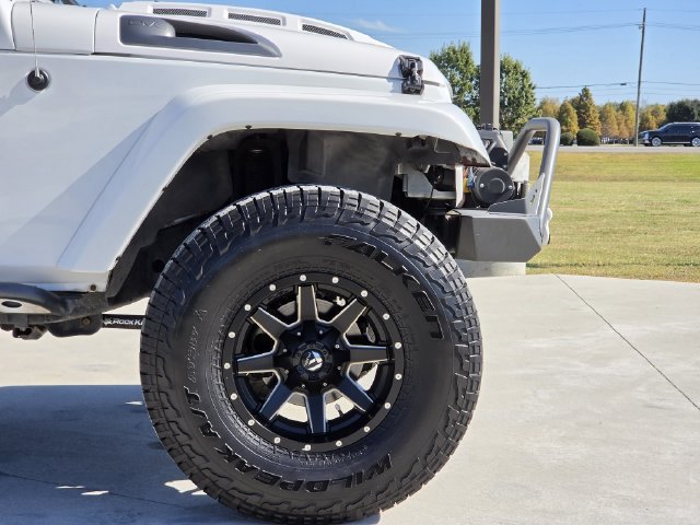 Used 2013 Jeep Wrangler Unlimited Rubicon w/ Connectivity Group AWD/4WD image 9