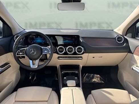 Used 2022 Mercedes-Benz GLA 250 4MATIC w/ Premium Package Lite image 12