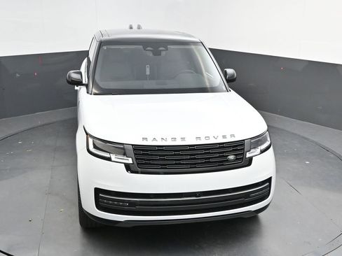 New 2025 Land Rover Range Rover SE image 40