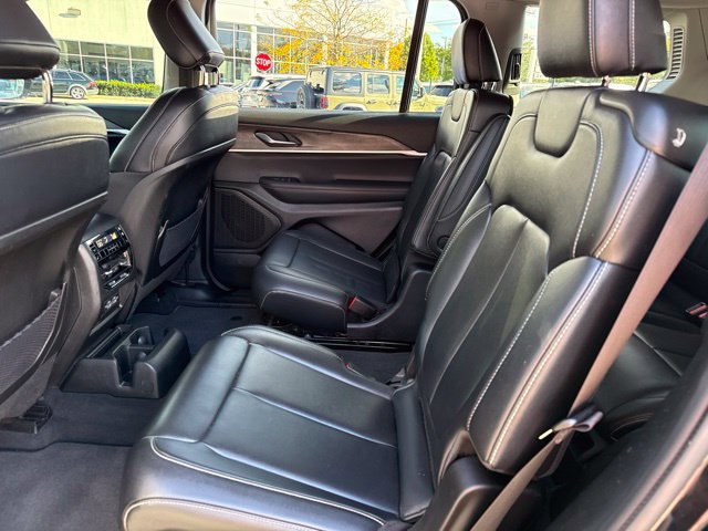 Used 2023 Jeep Grand Cherokee L Limited AWD/4WD image 23