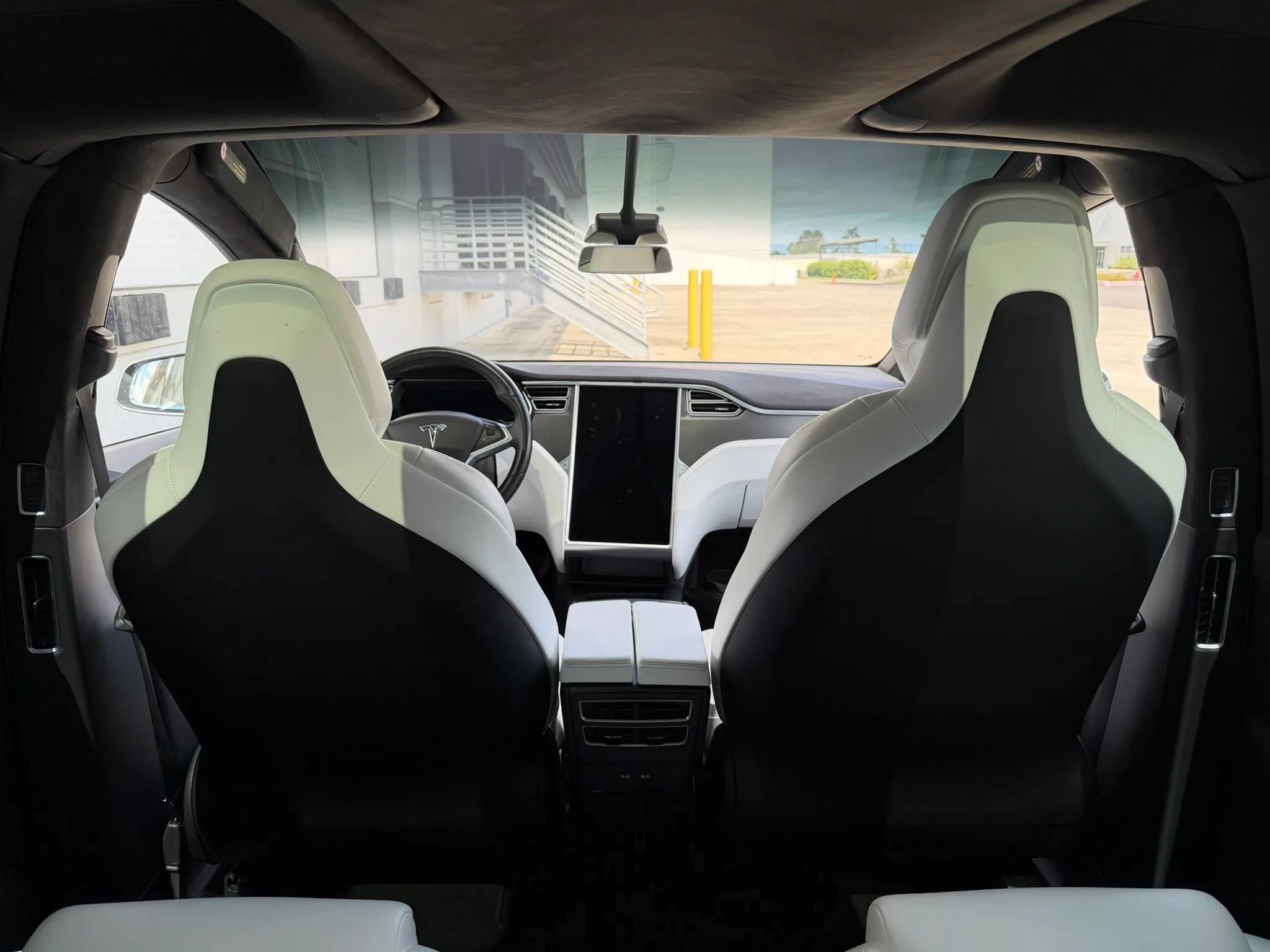 Used 2017 Tesla Model X 75D AWD/4WD image 32