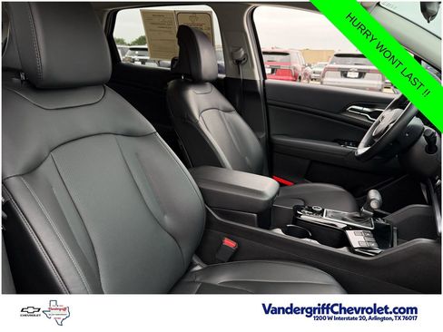 Used 2025 Kia Sportage EX AWD/4WD image 23